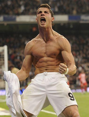 上仍略显稚
