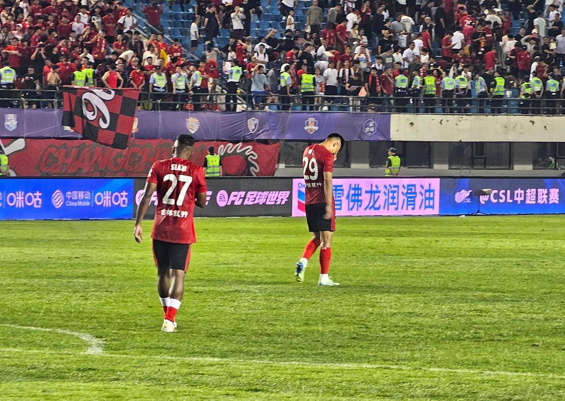 进球背后都 进球背后都