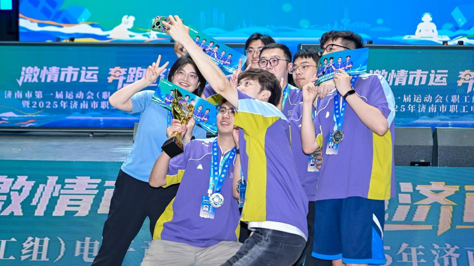 薪资支出更 薪资支出更